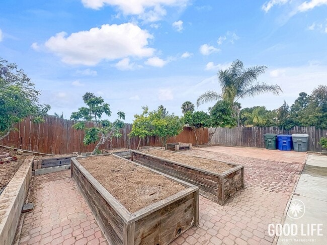 Building Photo - Renovated San Marcos Home with Fruit Trees & Large Yard