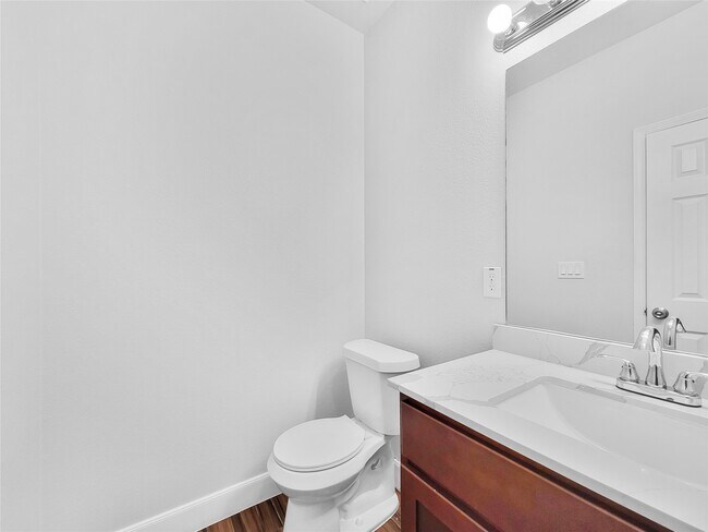 Building Photo - 8135 Chateau St