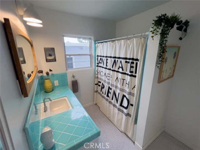 Building Photo - 462 Crestvale Dr