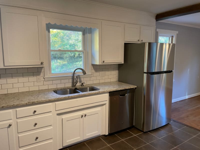 Building Photo - 219 Lakewood Dr