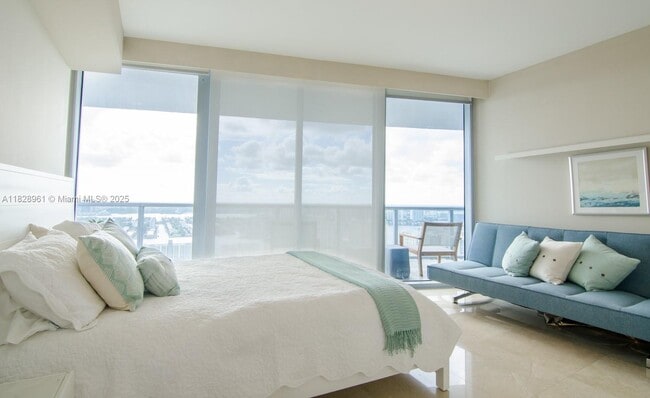 Building Photo - 17001 Collins Ave