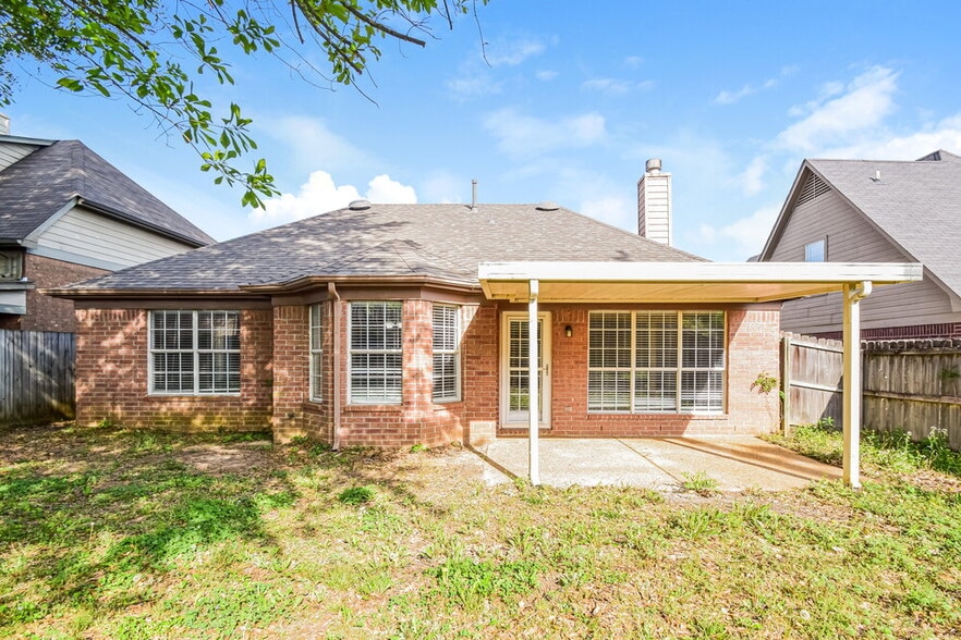 Building Photo - 430 N Ericson Rd