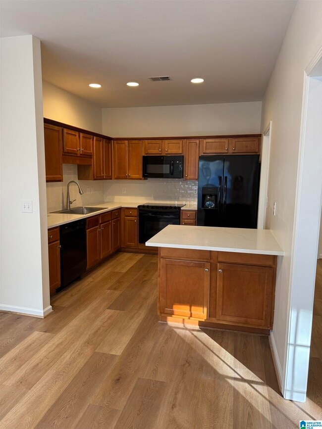 Building Photo - 521 Reach Dr