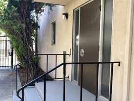 Building Photo - 2534 San Fernando Way