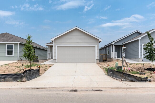 Primary Photo - 1131 Janzen Rd