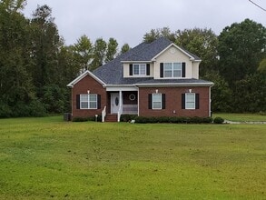 Building Photo - Tranquil Expanse : 4BR | 2.5 BA , House in Moncks Corner