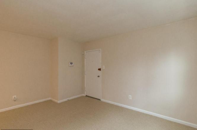 Building Photo - 526 Kenyon Street NW #101