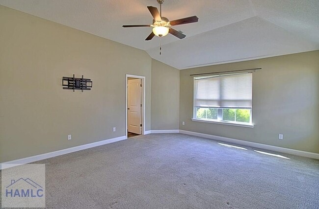 Building Photo - 587 Fairview Cir