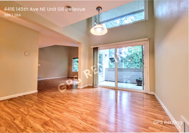 Building Photo - Beautiful Bed 3, Bath 2, in Racquet Club E...