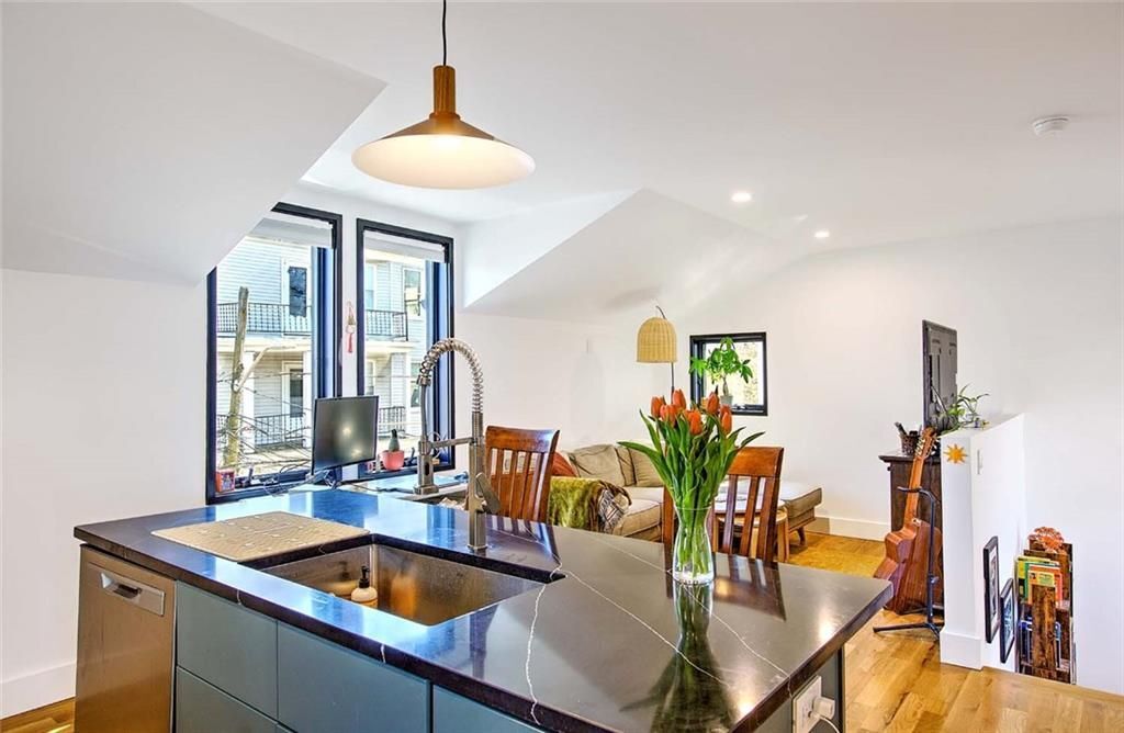 Building Photo - 37 Ring St