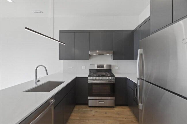 Building Photo - 4513 N Clark St