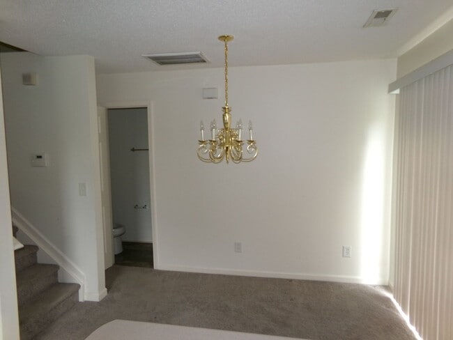 Building Photo - Greensboro Townhouse near Wendover Ave and I-40.