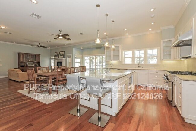 Building Photo - 36475 Avenida La Cresta