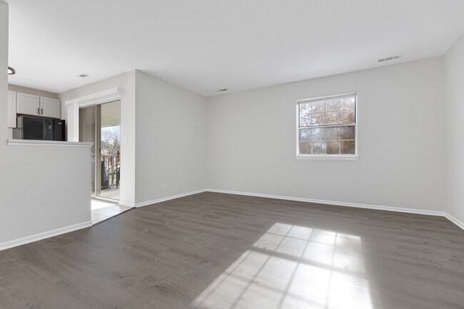 Building Photo - 40 S Victoria Ln