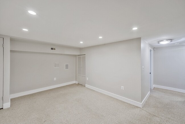 Building Photo - 1339 Riggs St NW