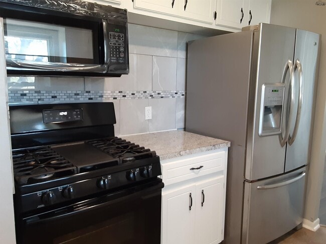 Building Photo - 1214 Glidewell Ave