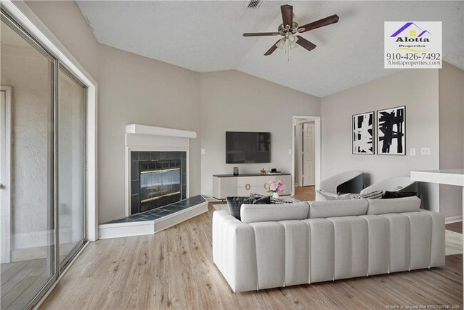 Building Photo - 6800 Willowbrook Dr