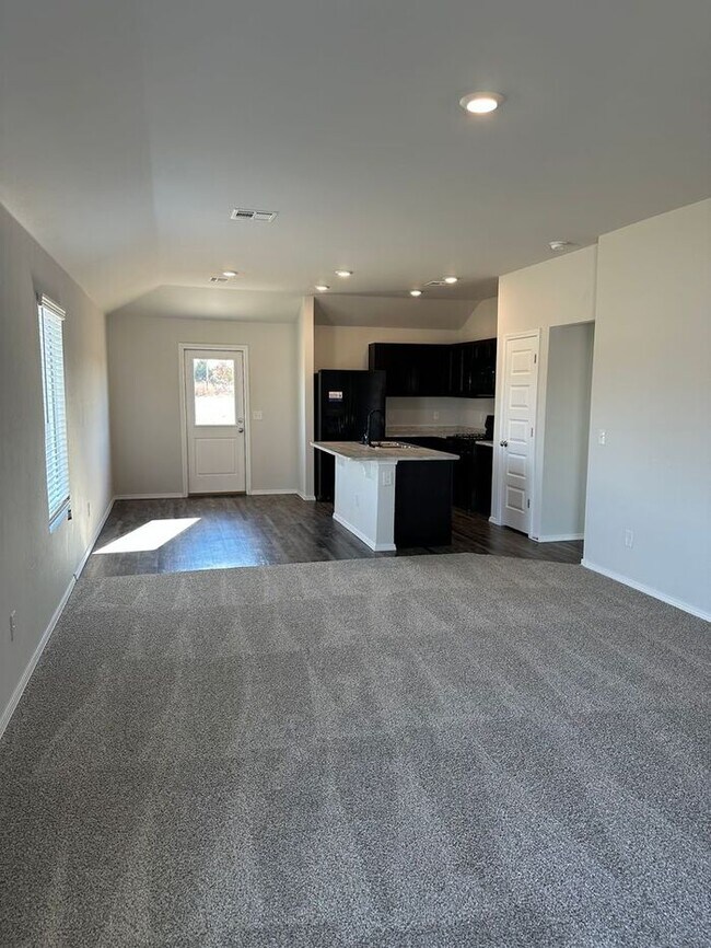 Building Photo - Don’t Miss Out — FREE Blackstone Grill When You Sign by 6/30! | Cozy 3-Bed, 2-Bath Home in Southb...