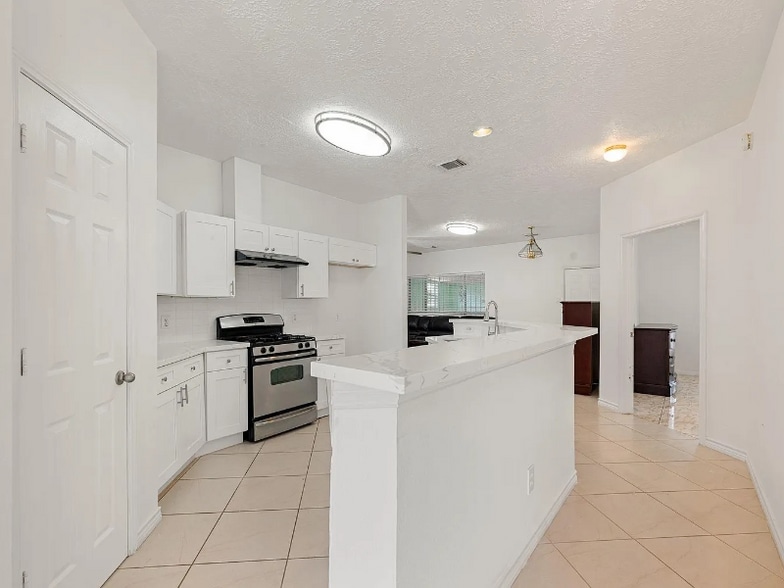 Building Photo - 13530 Carruth Ln