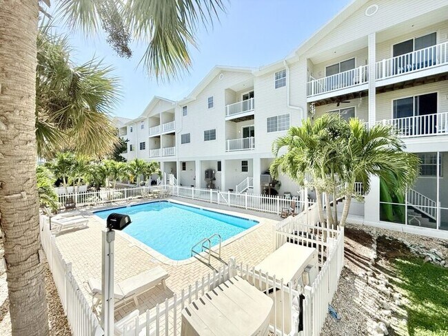 Building Photo - 15473 Gulf Blvd