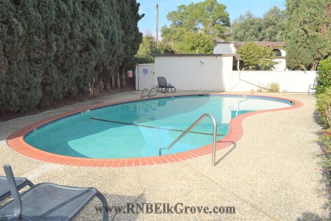 Building Photo - 1160 Silver Lake Dr