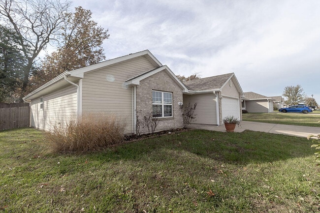 Building Photo - 1610 Typhoon Dr