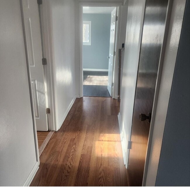 Building Photo - 2404 Bellevue Dr