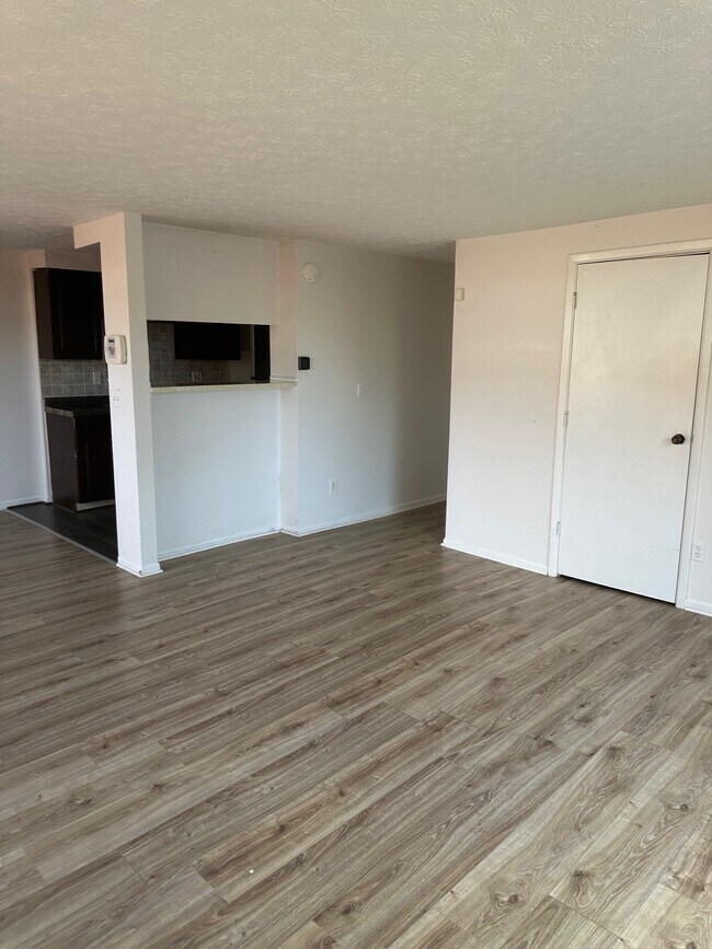 Primary Photo - 2448 Burgandy Ln