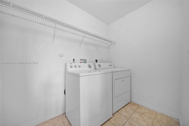 Building Photo - 4970 White Mangrove Way E