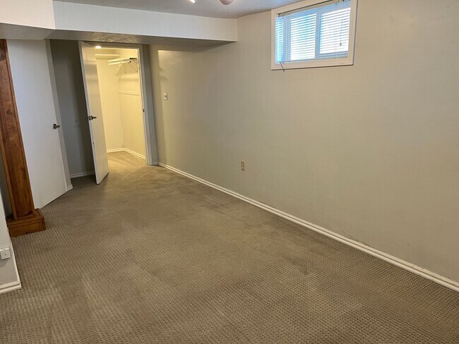 Building Photo - Charming 4 Bedroom 2 Bath Home in Sugarhouse!