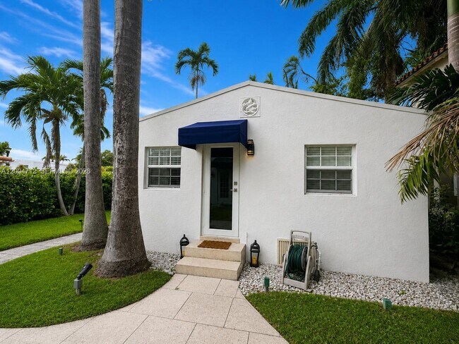 Building Photo - 265 Palm Ave
