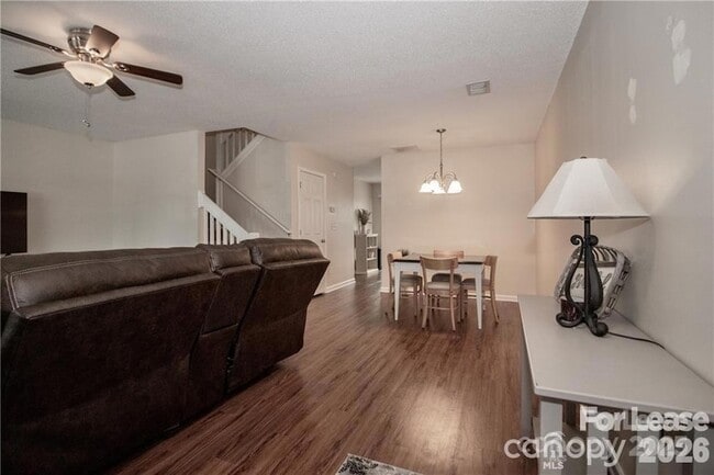 Building Photo - 137 Lynch Cir