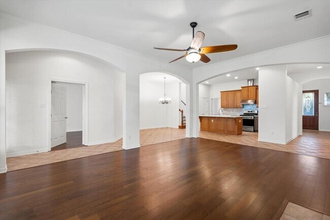 Building Photo - 2127 Clear Lake Pl