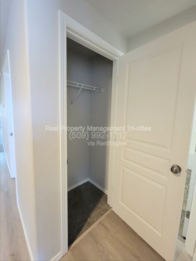 Building Photo - 6206 Maryhill Ln