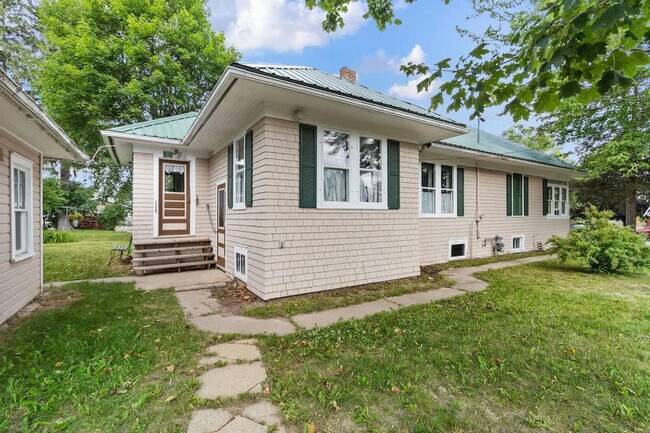 Building Photo - 100 W Main St