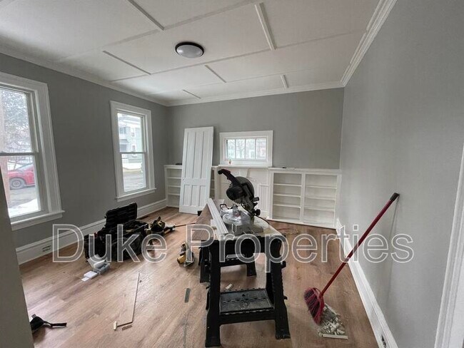 Building Photo - 5 Sheridan St