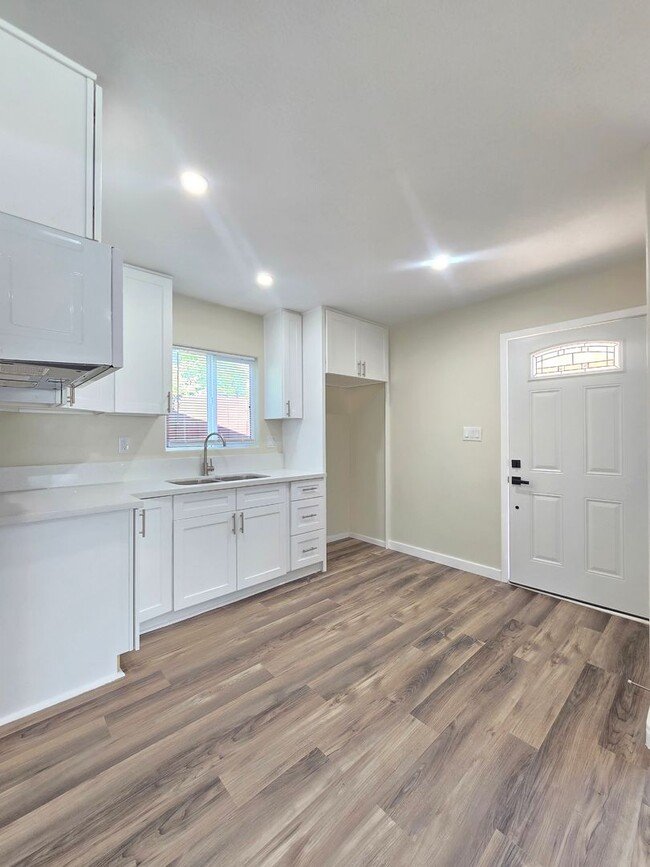 Building Photo - NEW 2 bedroom / 1 bathroom ADU in the city...