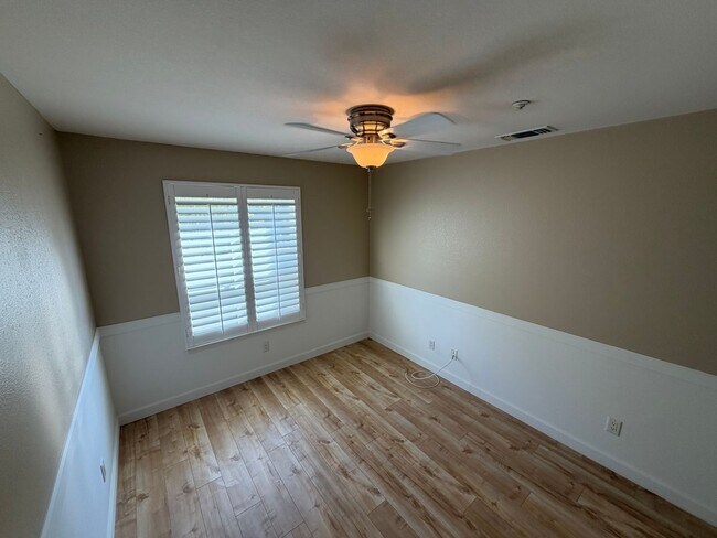 Building Photo - Downtown Templeton (3/2) - Must See!!
