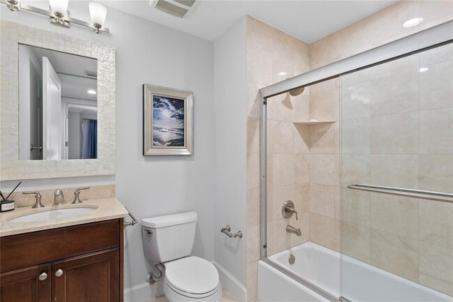 Building Photo - 300 Beach Dr NE