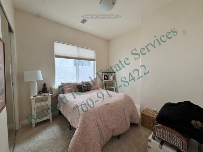 Building Photo - 4527 Cove Dr