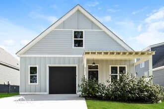 Building Photo - 5353 Lynnland Terrace