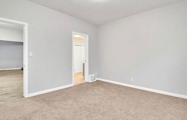 Building Photo - 1029 Sherman Ave