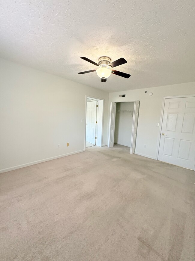 Building Photo - 24 Rosette Ln