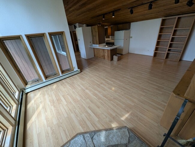 Building Photo - 2 bed/2.5 bath single family home w/ bonus...