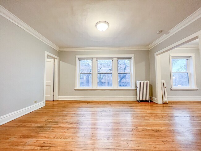 Building Photo - 3953 N Hoyne Ave