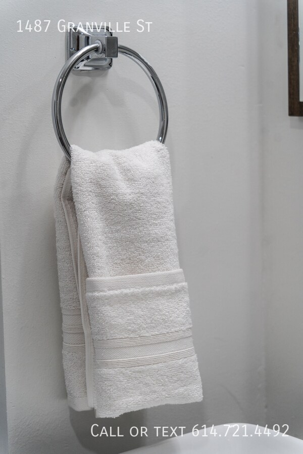 Building Photo - 1487 Granville St