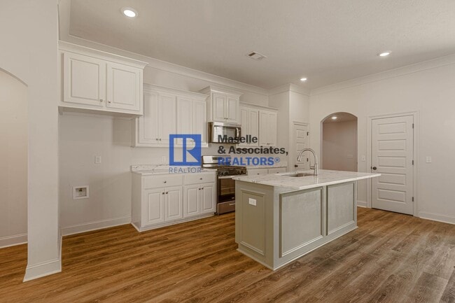 Building Photo - 3 Bed/2 Bath Home in Silver Ridge