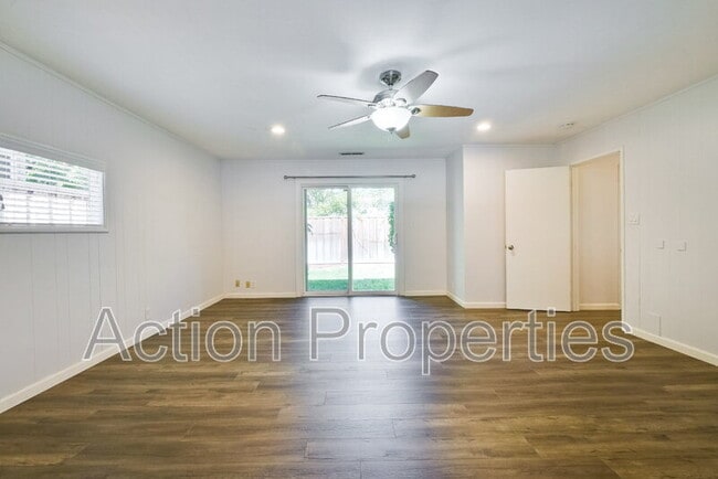 Building Photo - 1034 Tulane Dr