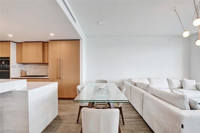 Building Photo - 900 N Ocean Blvd