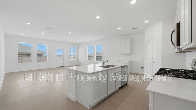 Building Photo - 1304 Apron Trl